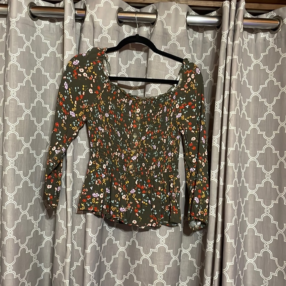 Brand: Rue 21 Size: medium
